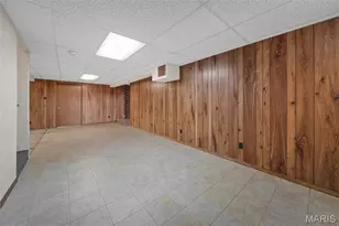 9803 Hilltop Dr, Sunset Hills, MO 63128 - Photo 32