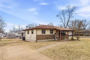 1760 Fernbrook Ln, Florissant, MO 63031 - Photo 2