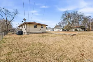 1760 Fernbrook Ln, Florissant, MO 63031 - Photo 30