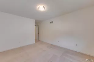 253 Village Creek Dr Dr, Ballwin, MO 63021 - Photo 52