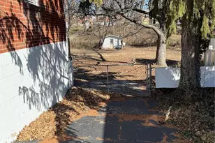 105 Sylvia Dr, Saint Louis, MO 63125 - Photo 2