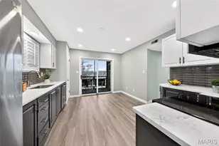 526 Sarah Ln, Creve Coeur, MO 63141 - Photo 12