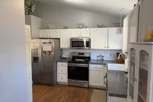 7 Butternut Stage Ct, Saint Peters, MO 63376 - Photo 2