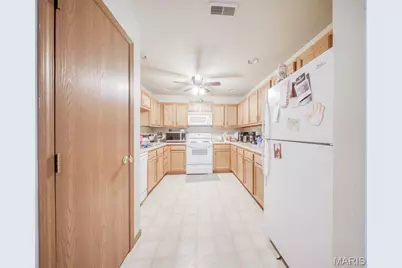 16825 Huntington Lane #B, St Robert, MO 65584 - Photo 6