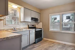 5920 Dressell Ave, Saint Louis, MO 63120 - Photo 10