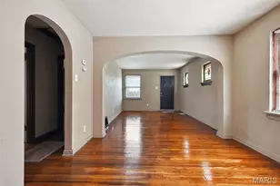 5920 Dressell Ave, Saint Louis, MO 63120 - Photo 4