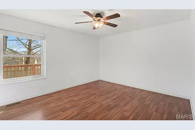 400 Woodrun Drive, Ballwin, MO 63021 - Photo 10