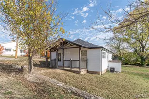 803 S 4th St, De Soto, MO 63020 - Photo 32