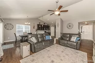 162 Hidden Bluffs Dr, Lake Saint Louis, MO 63367 - Photo 6