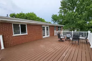 18 Queensbrook Pl, Olivette, MO 63132 - Photo 30