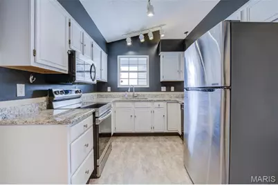 1647 Chapman Court, Saint Charles, MO 63303 - Photo 10