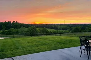 303 Orange Bowl Dr, Cape Girardeau, MO 63701 - Photo 2