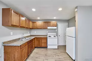 6238 Tyndall Dr, Saint Louis, MO 63134 - Photo 8