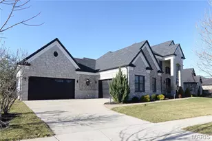 17016 Lakeside Rdg, Chesterfield, MO 63005 - Photo 2