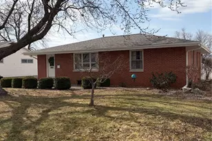 920 S Spring St, Palmyra, MO 63461 - Photo 2