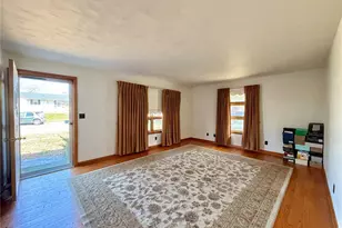 923 Chloe St, Perryville, MO 63775 - Photo 4