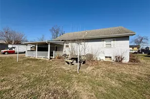 923 Chloe St, Perryville, MO 63775 - Photo 2