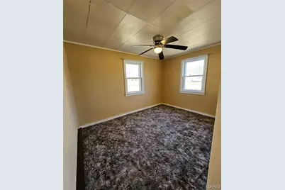 304 N Shelby, Shelbina, MO 63468 - Photo 18