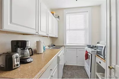 1030 Commodore Drive, Richmond Heights, MO 63117 - Photo 6