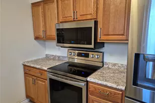 3110 Autumn Shores Dr, Maryland Heights, MO 63043 - Photo 10