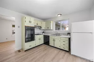 11658 Jaquetta Ct, Maryland Heights, MO 63043 - Photo 8