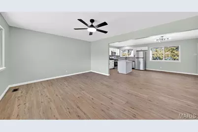 1585 Pepperhill Drive, Florissant, MO 63033 - Photo 12