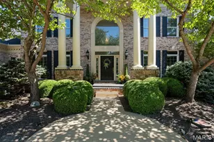 17702 Horse Creek Ct, Chesterfield, MO 63005 - Photo 2