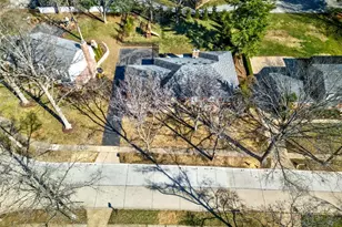 416 Caprice Gardens Ct, Ballwin, MO 63011 - Photo 16