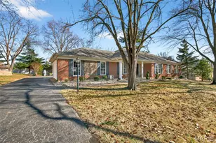 416 Caprice Gardens Ct, Ballwin, MO 63011 - Photo 4