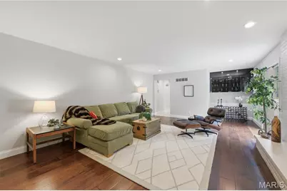 12142 Royal Valley Drive, Creve Coeur, MO 63141 - Photo 2