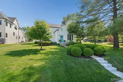 340 W Essex Avenue, Kirkwood, MO 63122 - Photo 2