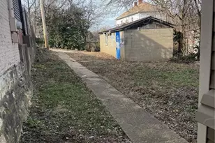 104 E 2nd St, De Soto, MO 63020 - Photo 4