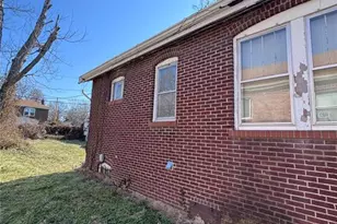 1200 Gruner Pl, Pagedale, MO 63133 - Photo 2