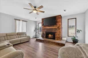 1561 Ville Martha Ln, Hazelwood, MO 63042 - Photo 4