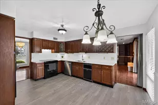 12055 Charwick Dr, Unincorporated, MO 63128 - Photo 12