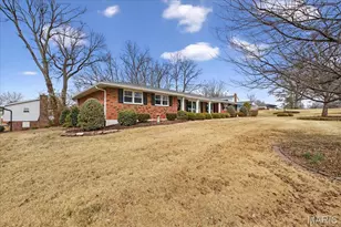 12055 Charwick Dr, Unincorporated, MO 63128 - Photo 2