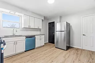 750 Blackbird Dr, Florissant, MO 63031 - Photo 14