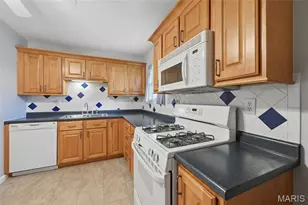 143 Burncoate Dr, Unincorporated, MO 63129 - Photo 4