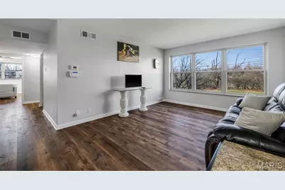 3 Delcrest Court #102, University City, MO 63124 - Photo 6