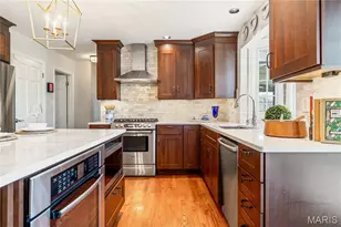 1121 Westmoor Pl, Town and Country, MO 63131 - Photo 10