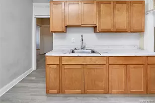 953 Catalpa St, Saint Louis, MO 63112 - Photo 4