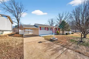 10022 Killoren Dr, Saint Louis, MO 63123 - Photo 2