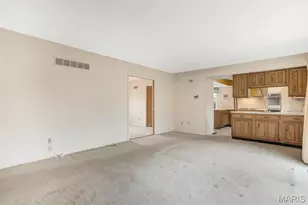 210 New Salem Dr, Creve Coeur, MO 63141 - Photo 20