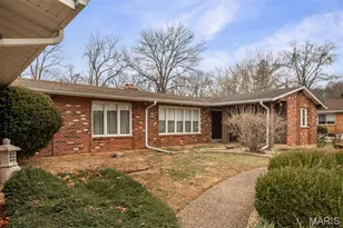 210 New Salem Dr, Creve Coeur, MO 63141 - Photo 4