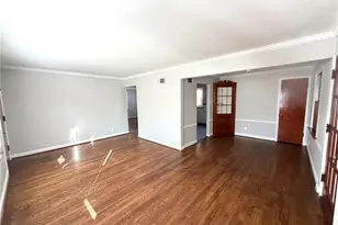 1033 Bakewell Dr, Bellefontaine Neighbors, MO 63137 - Photo 8