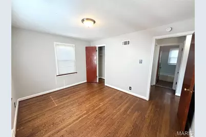 1033 Bakewell Drive, Bellefontaine Neighbors, MO 63137 - Photo 14