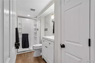 318 Statewood Dr, Ballwin, MO 63021 - Photo 38