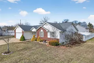 11 Fire Oak Ct, Troy, MO 63379 - Photo 2