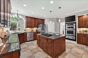 17601 Burnham Ct, Chesterfield, MO 63005 - Photo 14