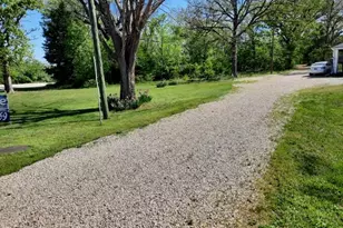 1116 E Springfield Rd, Sullivan, MO 63080 - Photo 2